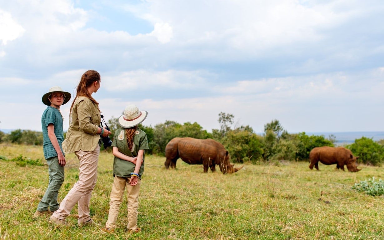 Family on a safari trip in Kenya | Photo: blueorangestudio via Canva