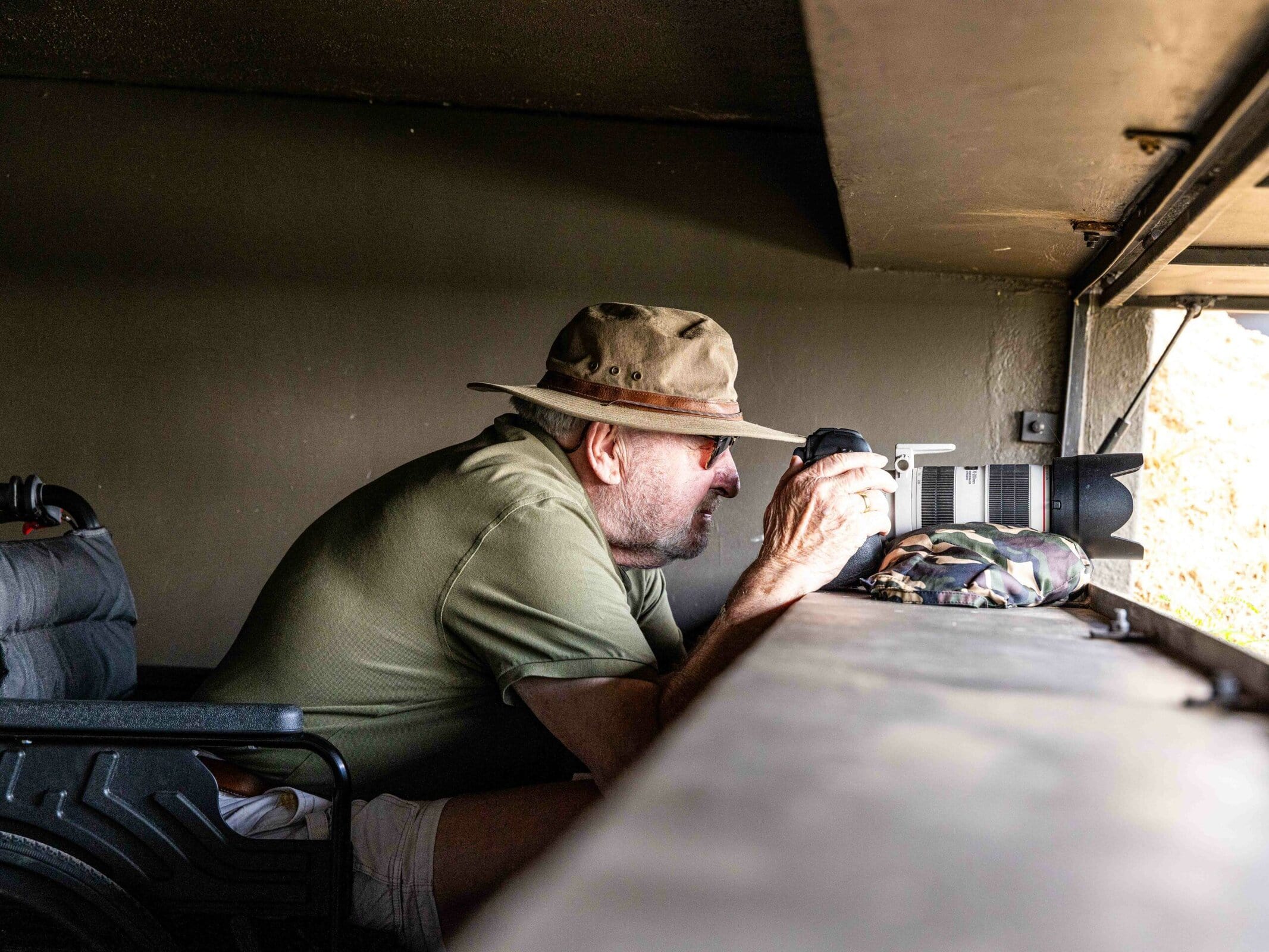 Wheelchair-accessible photographic hide