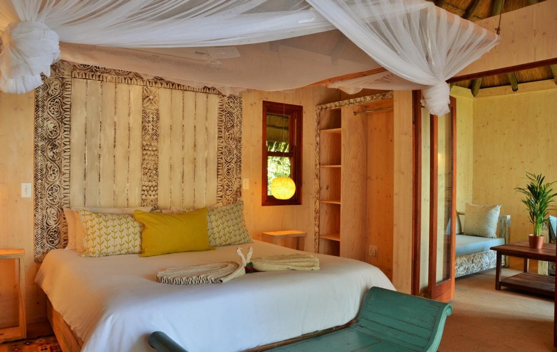 Honeymoon suite bedroom | Photo credits: Chobe Bakwena Lodge