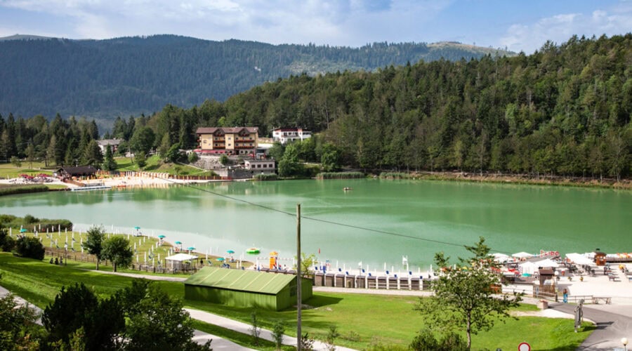 Trentino: il Lago di Lavarone è Bandiera Blu!