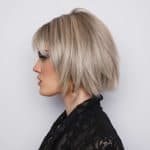 Blonde bob wig with layered texture for a stylish look.