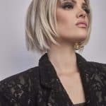 Stylish blonde bob wig with layered cut for a modern look.