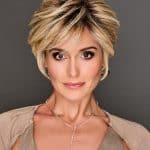 Stylish short blonde wig with layered cut for women.