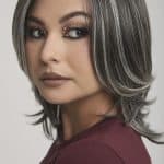 Elegant gray bob wig with highlights for a sophisticated look.