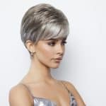 Stylish short silver wig for women, perfect for fashion and special occasions.