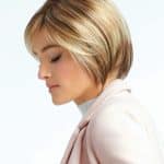 Short blonde wig with layered style for a chic look.
