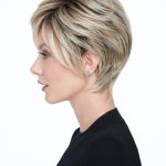 Elegant short blonde wig with layered styling for women.