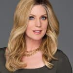 Wavy blonde wig with 14-inch length, perfect for stylish looks.