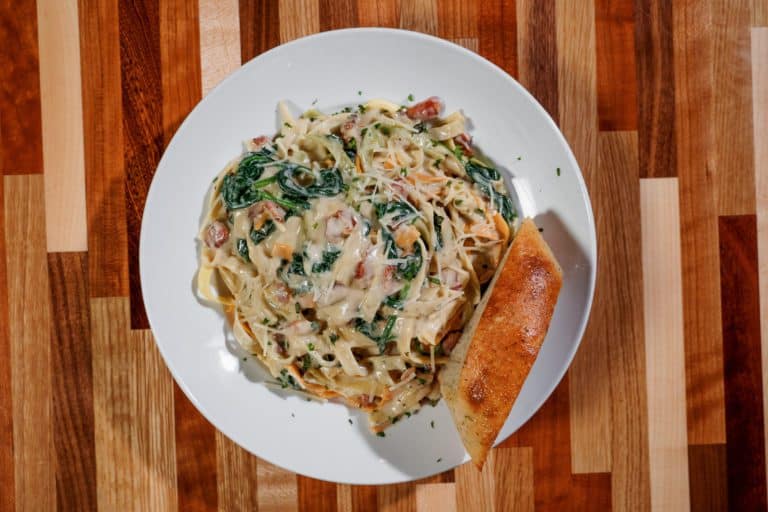 Fettuccine Alfredo