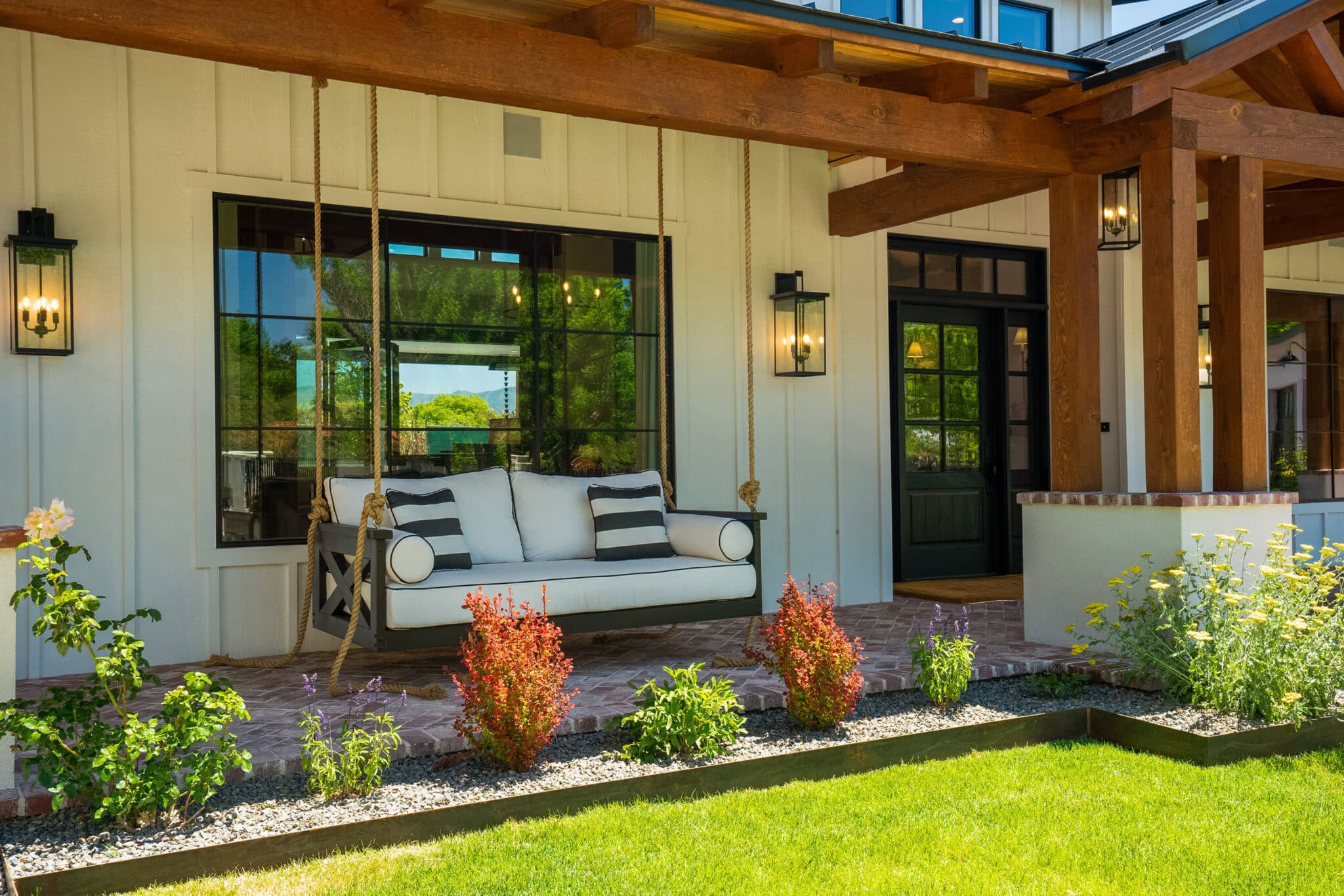 Modern Farmhouse Interior Design Guide: 12 Must Have Ideas
