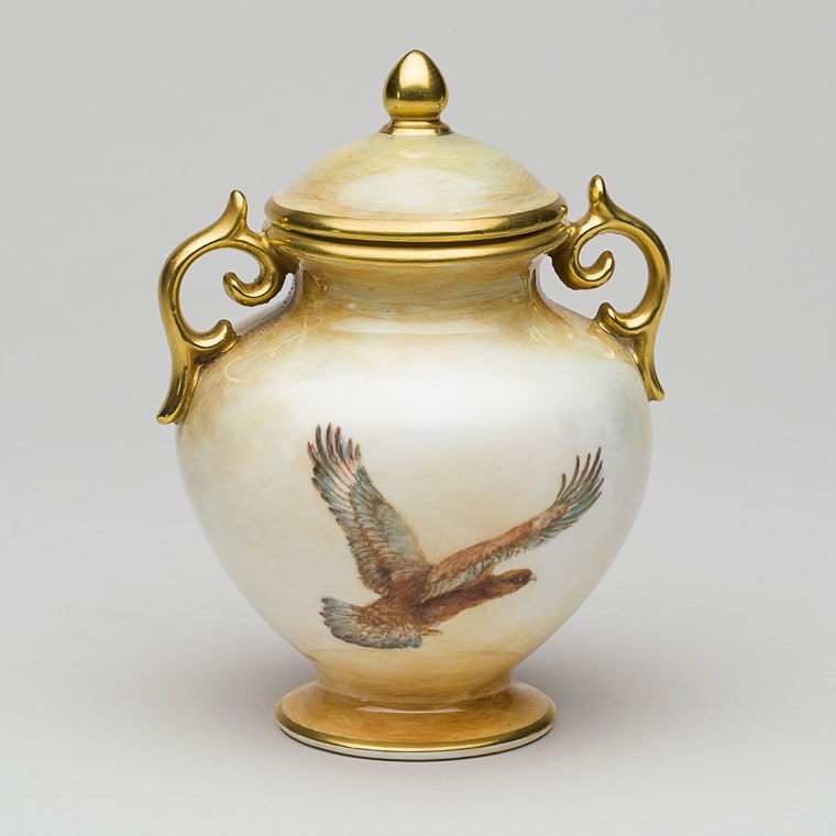 Vase with lid