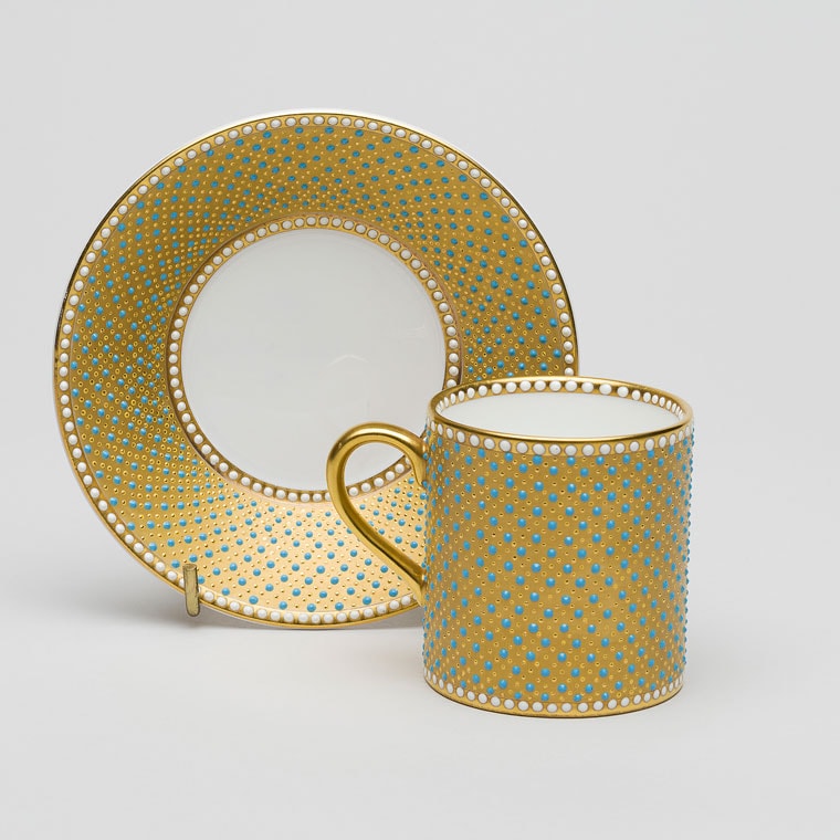 Coffee can and saucer