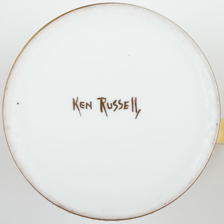 Coffee can and saucer