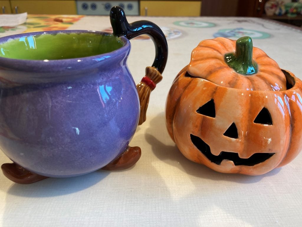 Halloween bisque - mugs & pumpkins