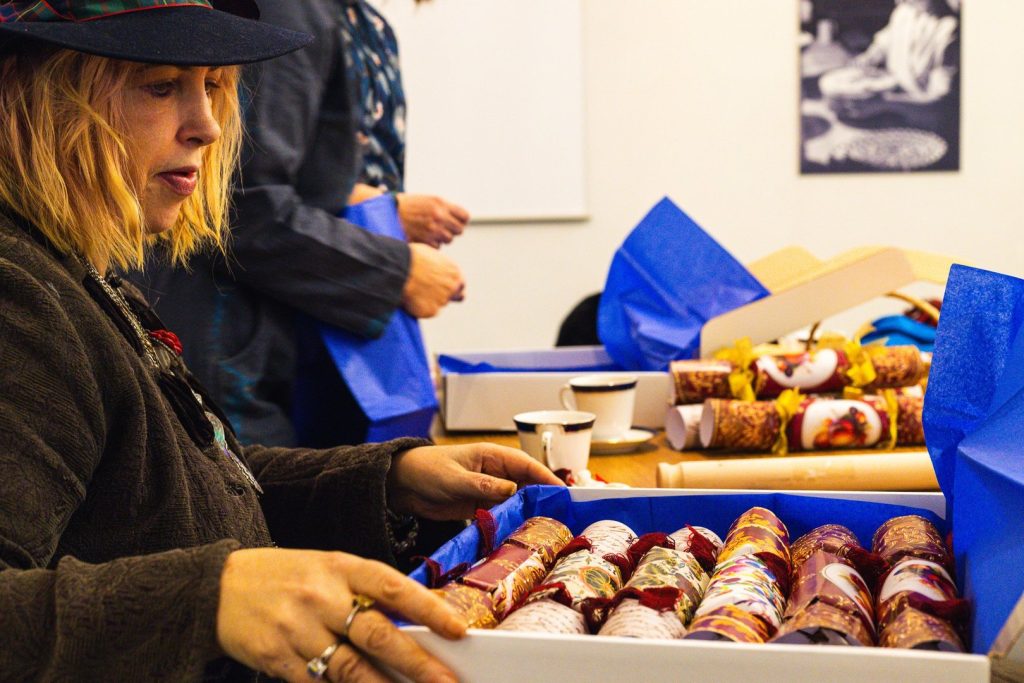 MoRW Christmas Crackers