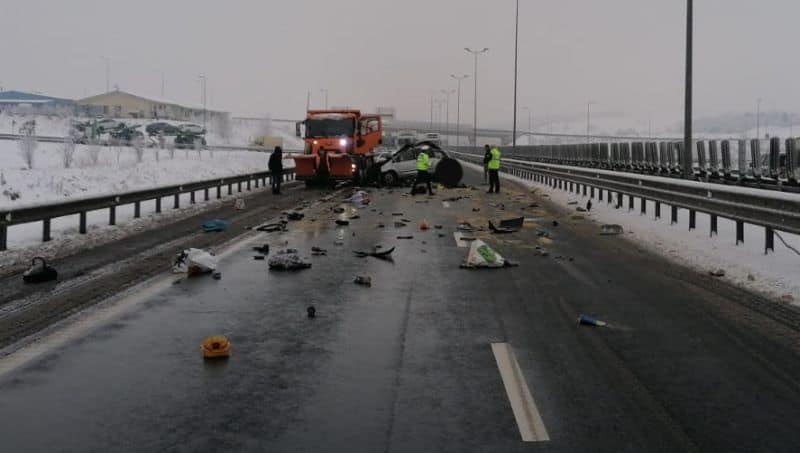 accident autostrada masina deszapezire