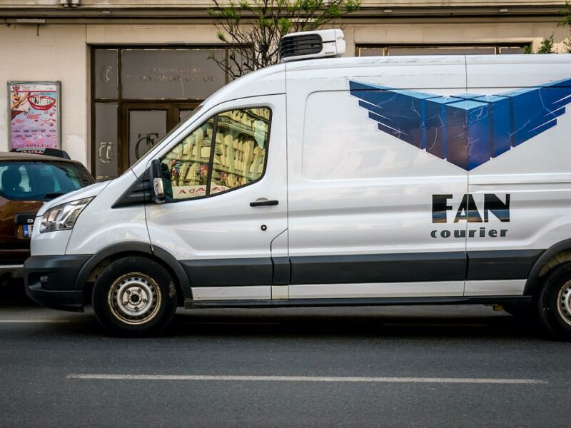 fan courier car photo cristi croitoru dreamstime.com