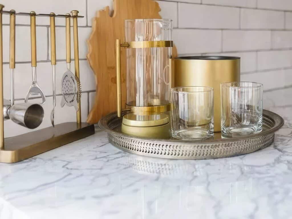 Modern Kitchen Decor with Marble Countertop