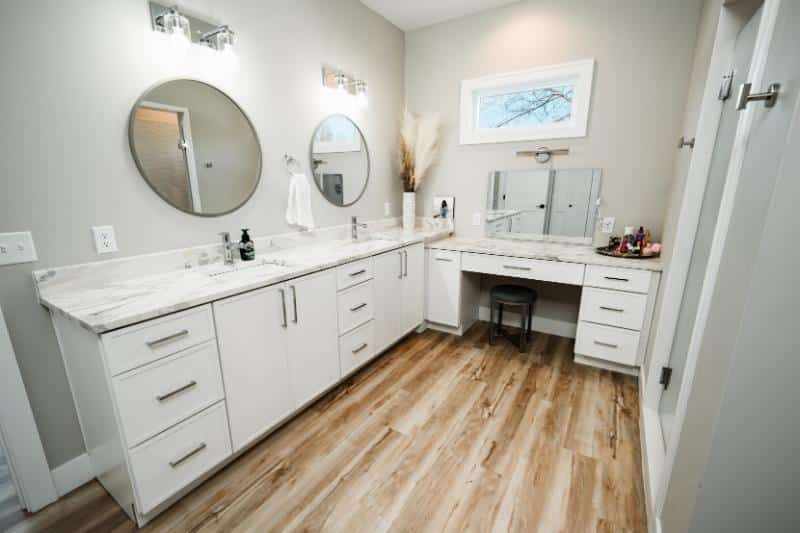 Modern Bathroom Vanity with Marble Countertop