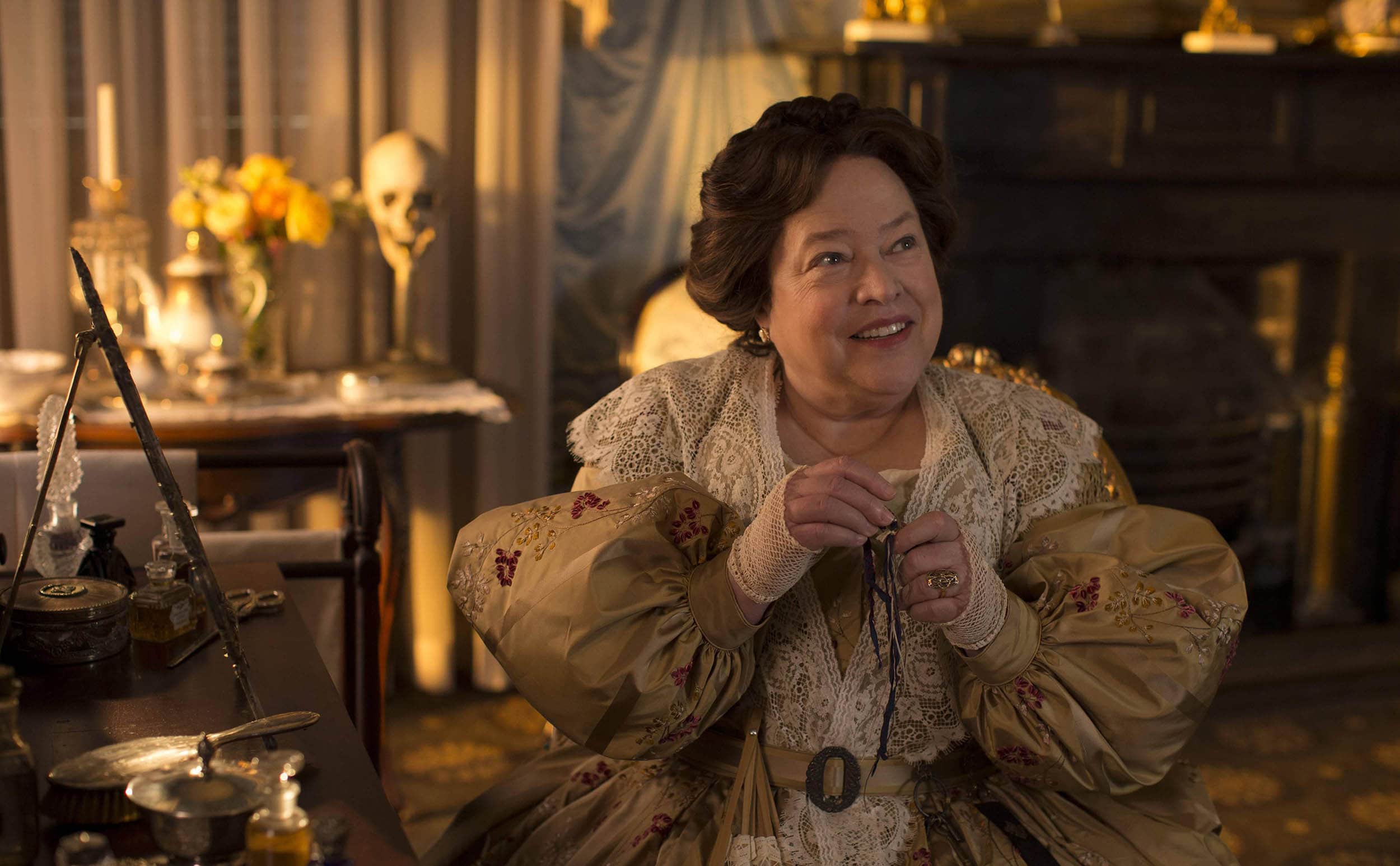 American Horror Story: Coven Recap: Episode 1, Bitchcraft