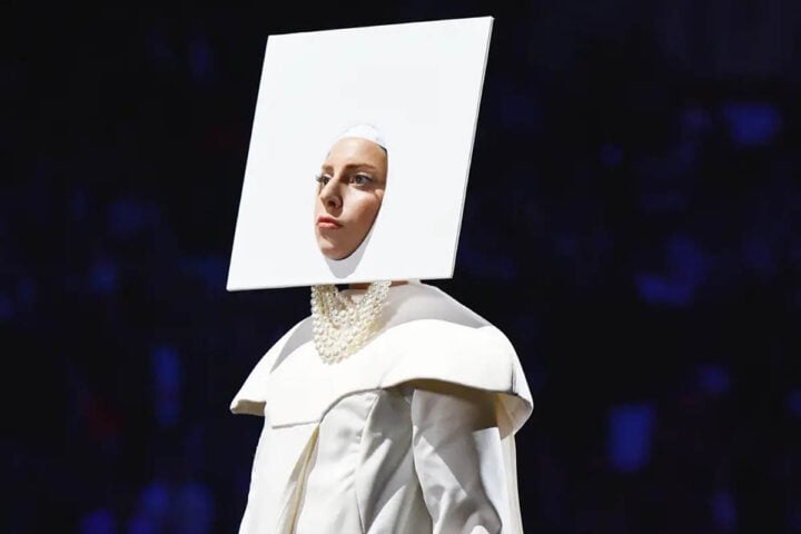 10 Ridiculous GIFs of Lady Gaga Performing Live