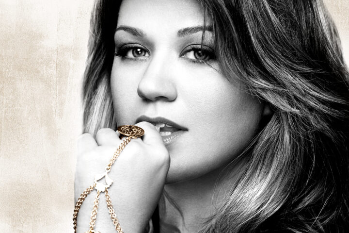 Kelly Clarkson, Stronger