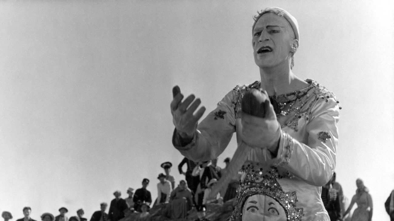 Ingmar Bergman's Sawdust and Tinsel on Criterion