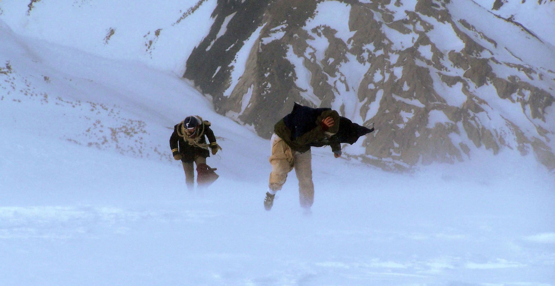 Stranded: I Have Come from a Plane That Crashed on the Mountains
