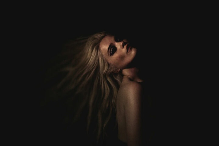 Sky Ferreira, Downhill Lullaby