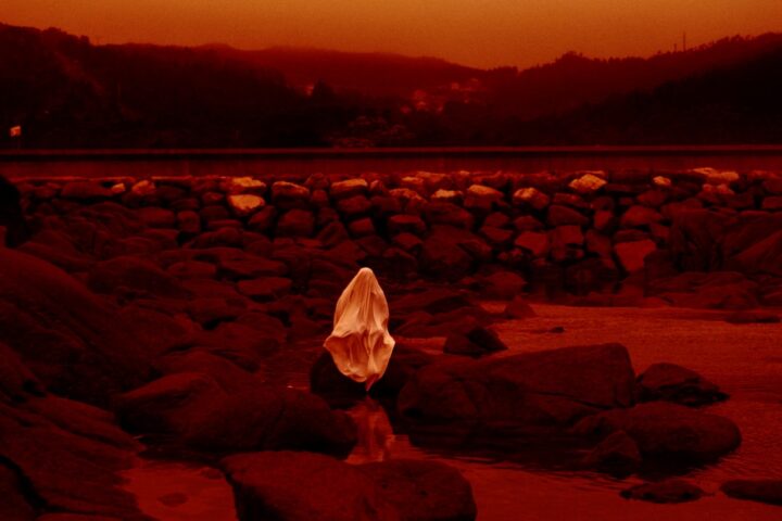 Red Moon Tide