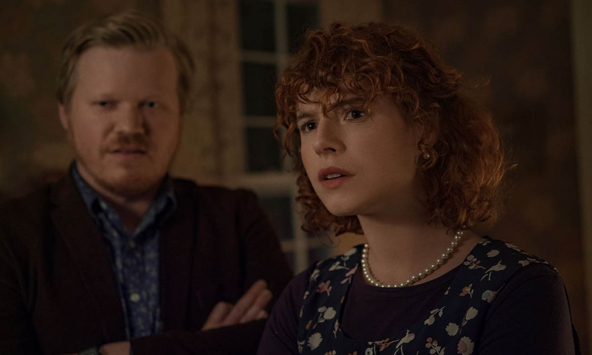 Jessie Buckley and Jesse Plemons