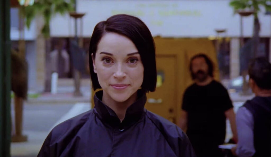 The Nowhere Inn Teaser: Annie Clark and Carrie Brownstein vs. St ...