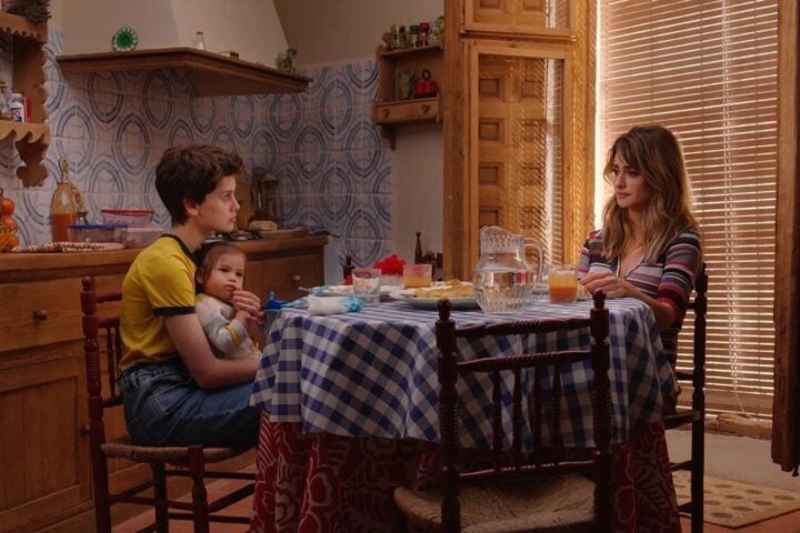 Parallel Mothers