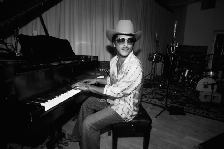 Bruno Mars, The Romantic
