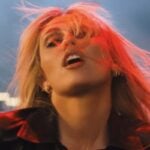 Miley Cyrus, Bass Persuades