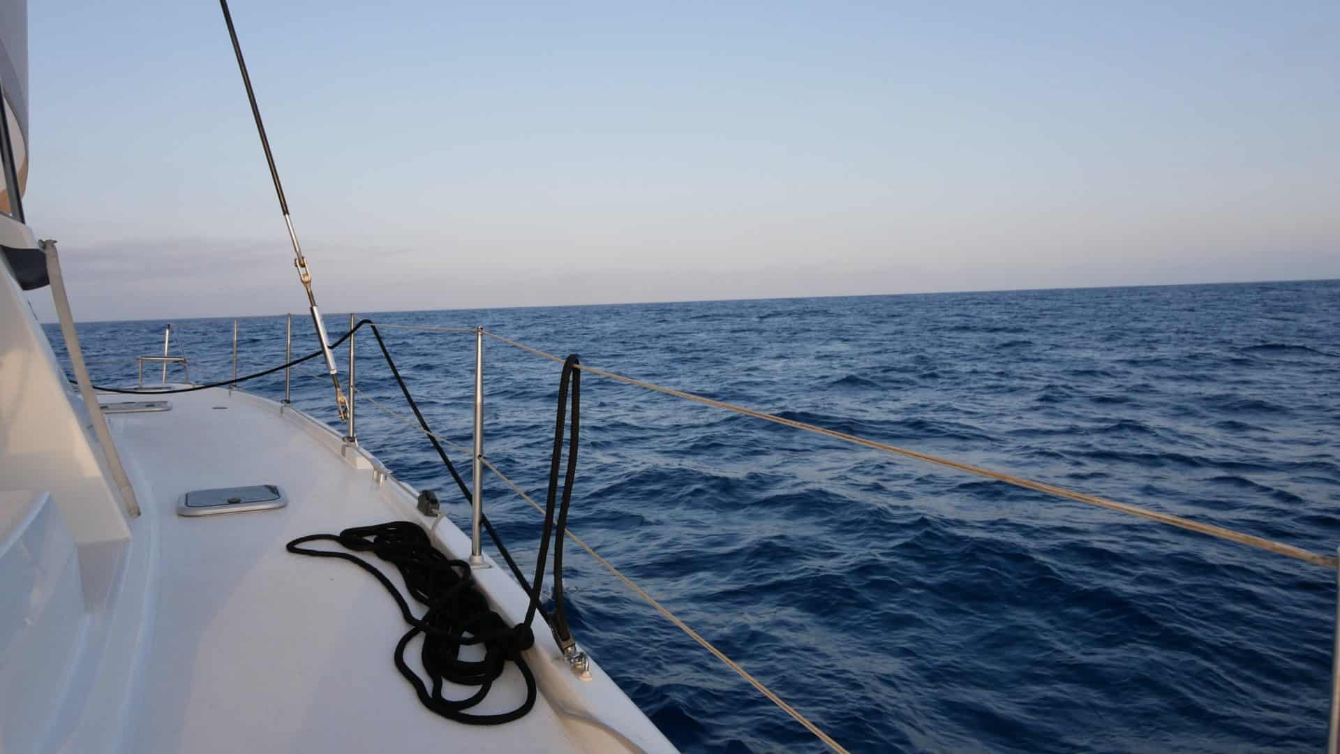 Fountaine Pajot Helia 44 starboard side view to the horizon