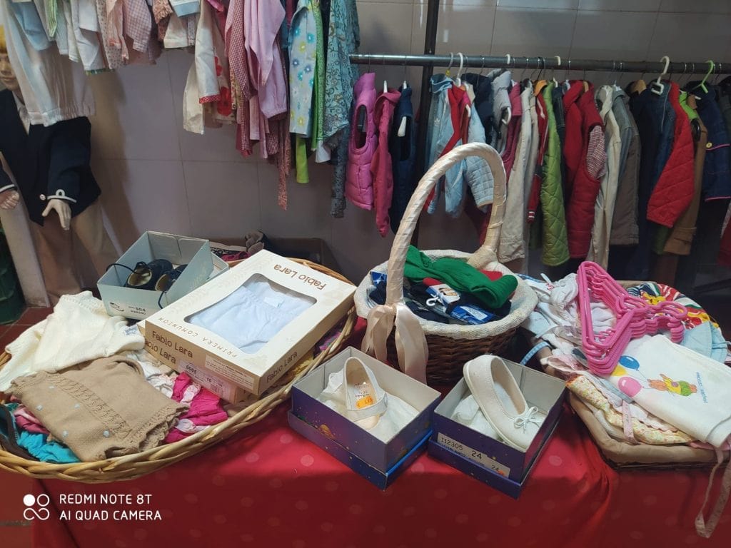 Mercadillo-Ropa-BazarLibros-y-Artesanías-40-1024x768 