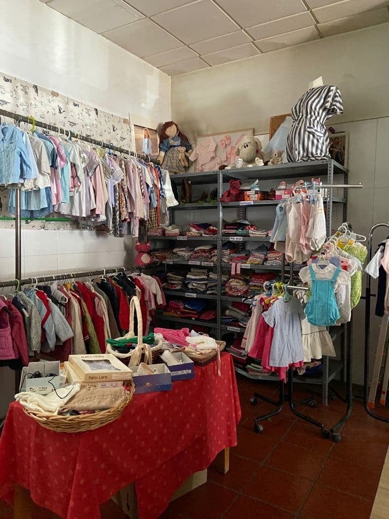 Mercadillo-Ropa-BazarLibros-y-Artesanías-7 