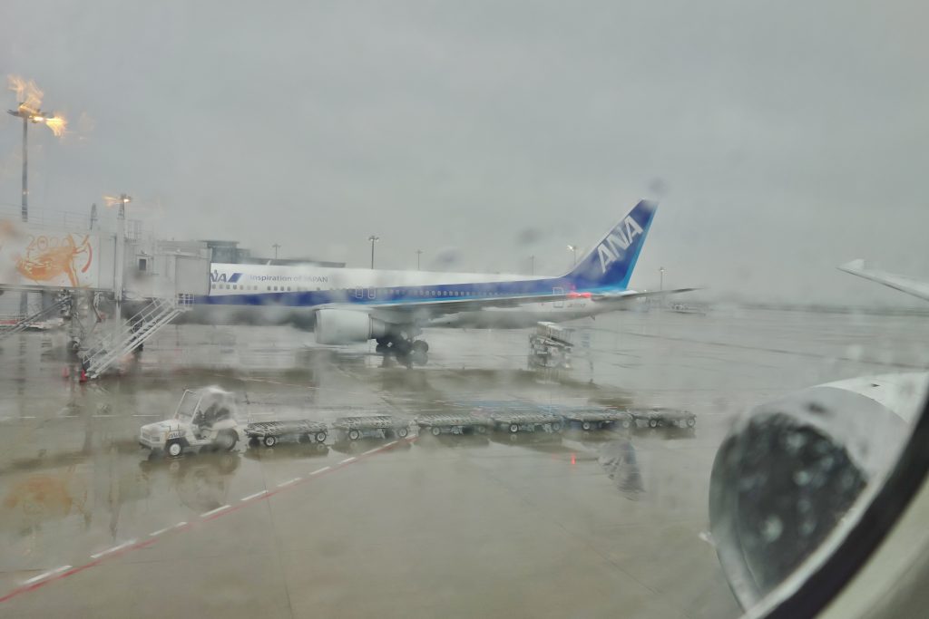 羽田空港　雨天