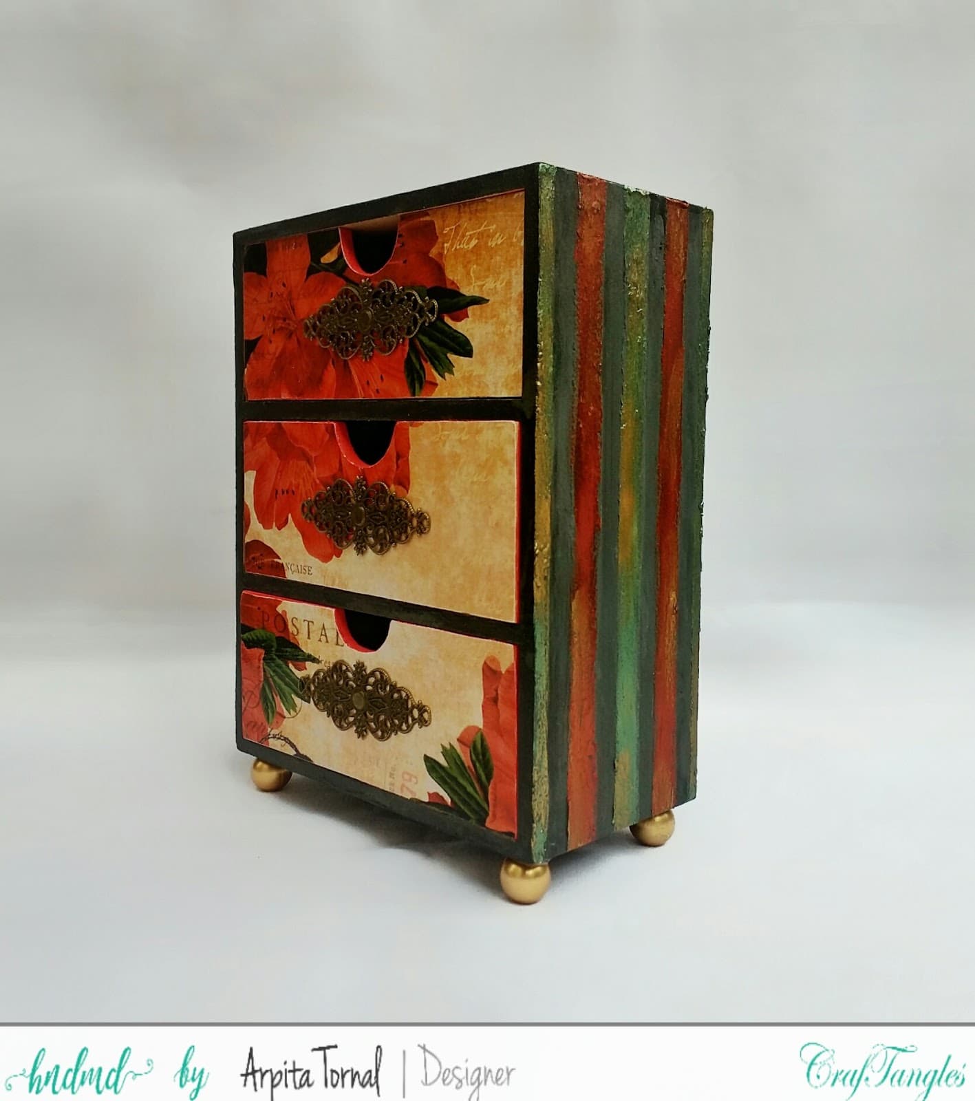 Vintage Decoupaged Chest 9