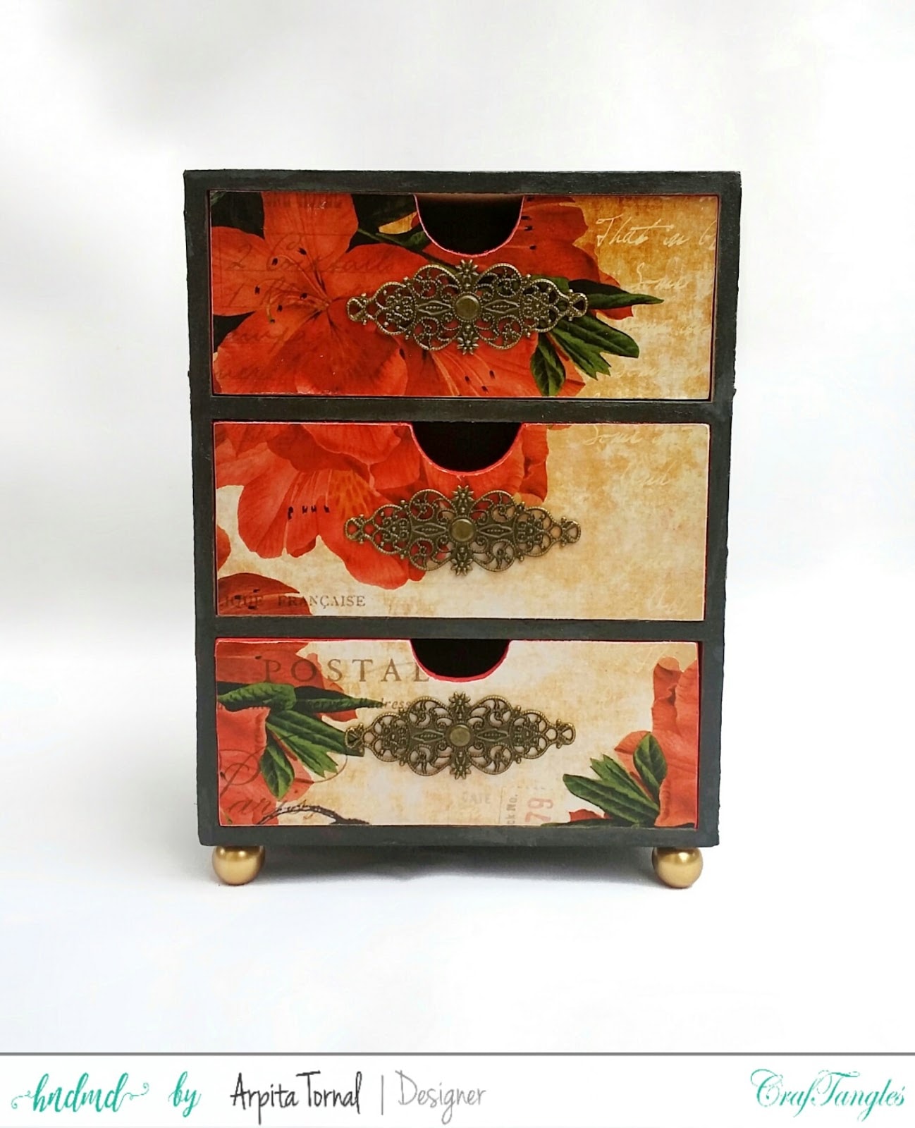 Vintage Decoupaged Chest 7