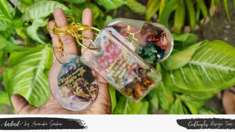 Dreamy Resin Keychains 2 Dreamy Resin Keychains 1
