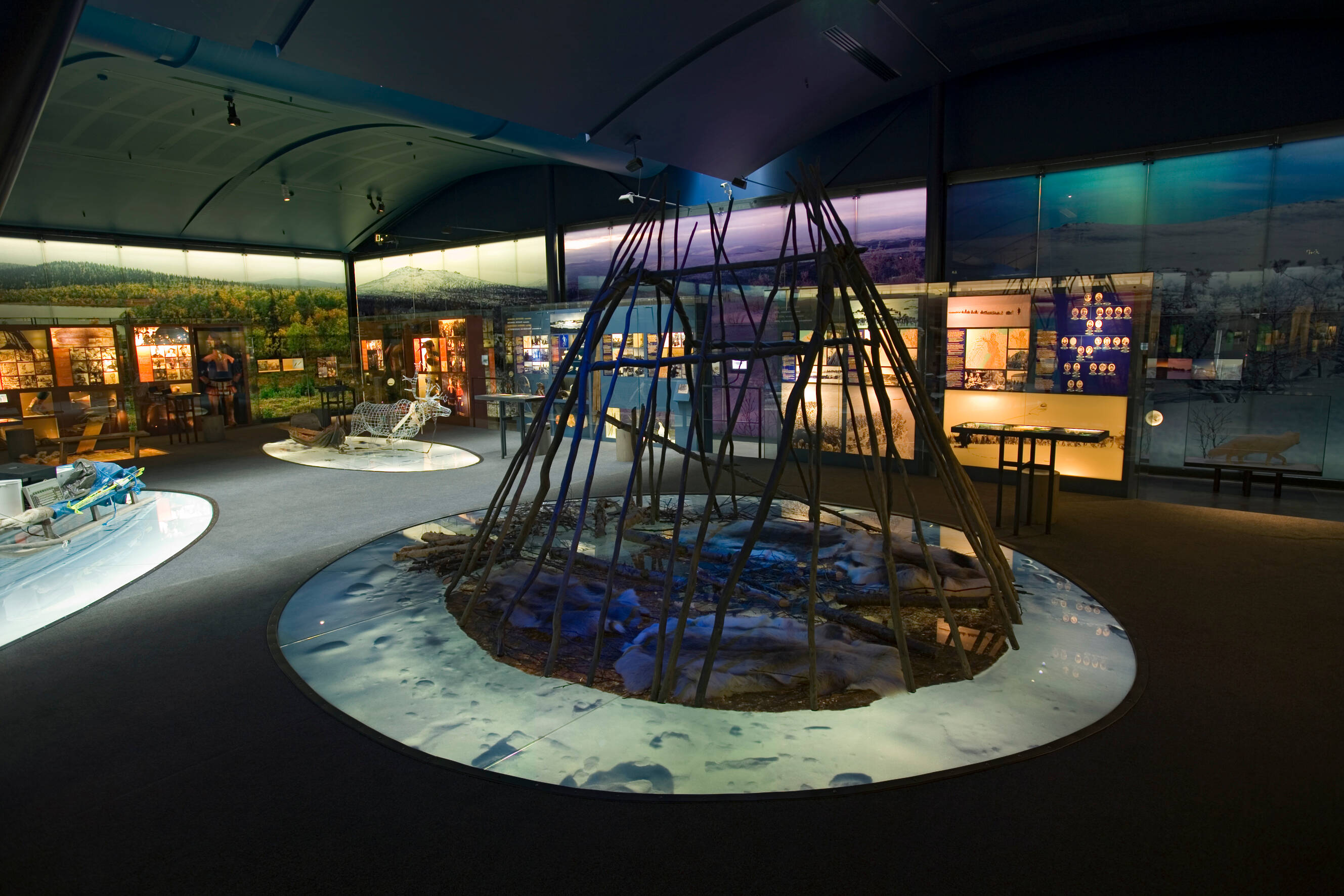 Discover Inari: Reindeer Farm, Open Fire Lunch, Sámi Museum & Nature CenterDay in Inari
