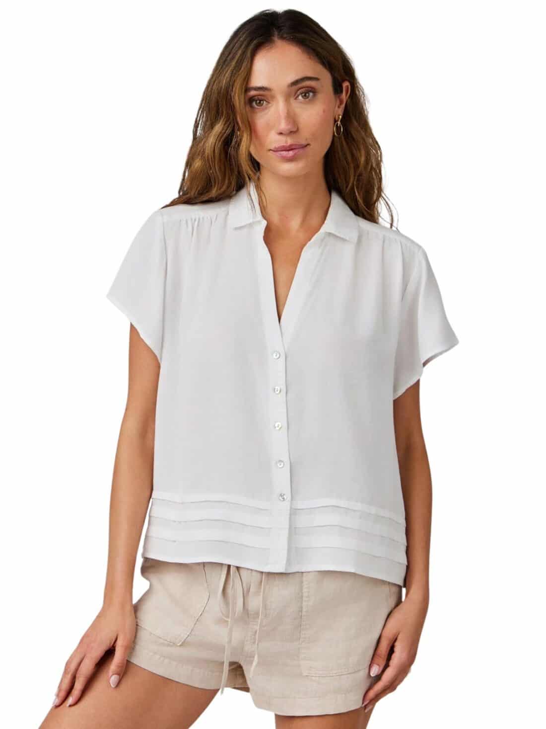 bella dahl cap sleeve button top in white