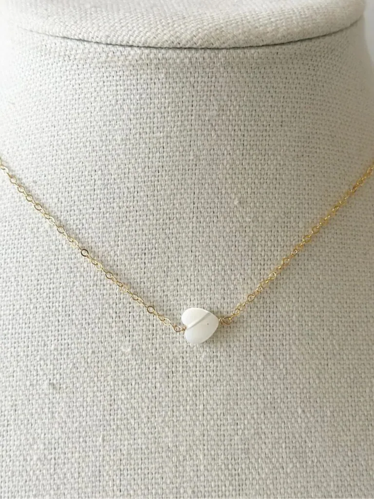 jeny baker large sweetheart necklace in white