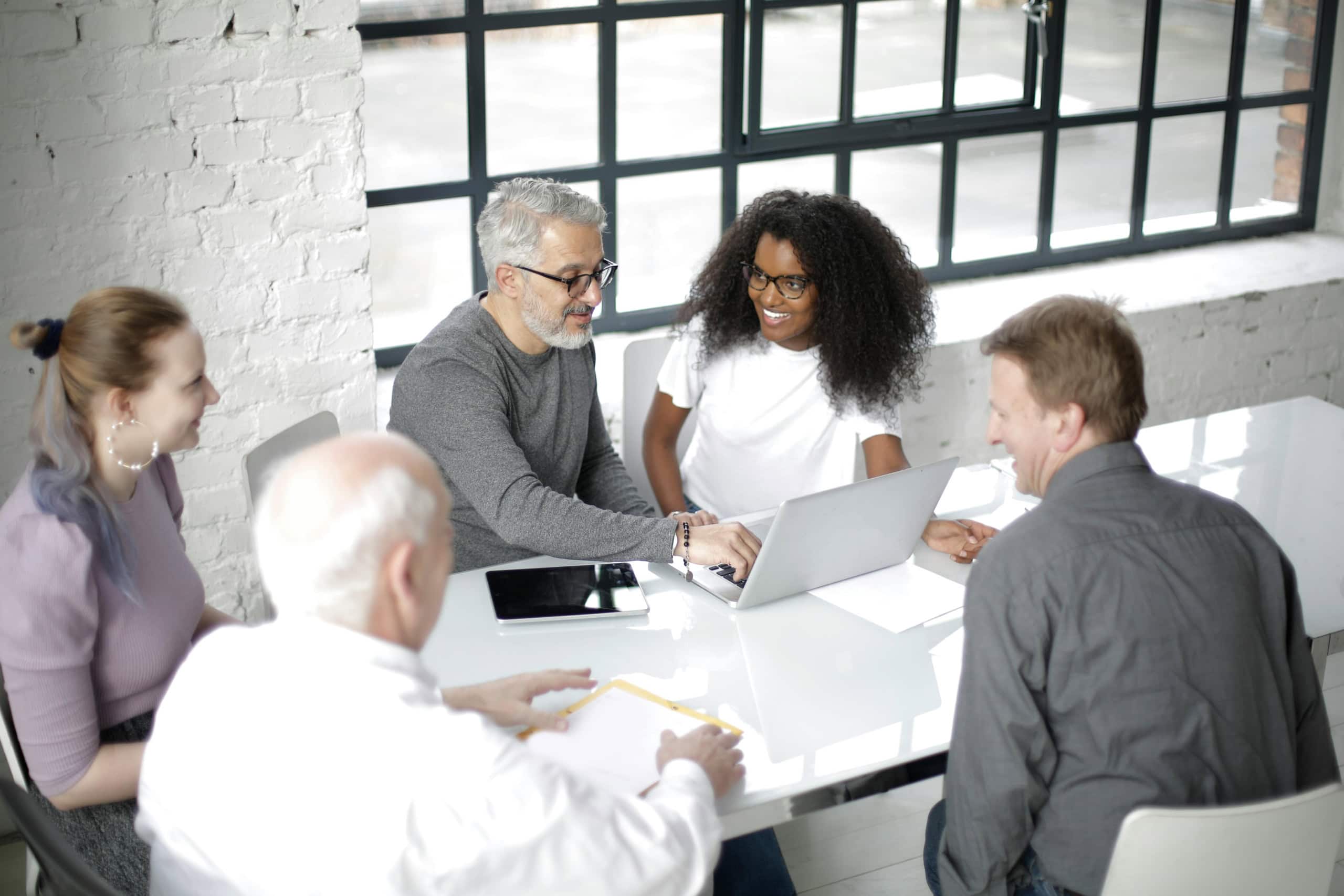 Liderança Conectiva: integrando diferentes gerações no ambiente corporativo