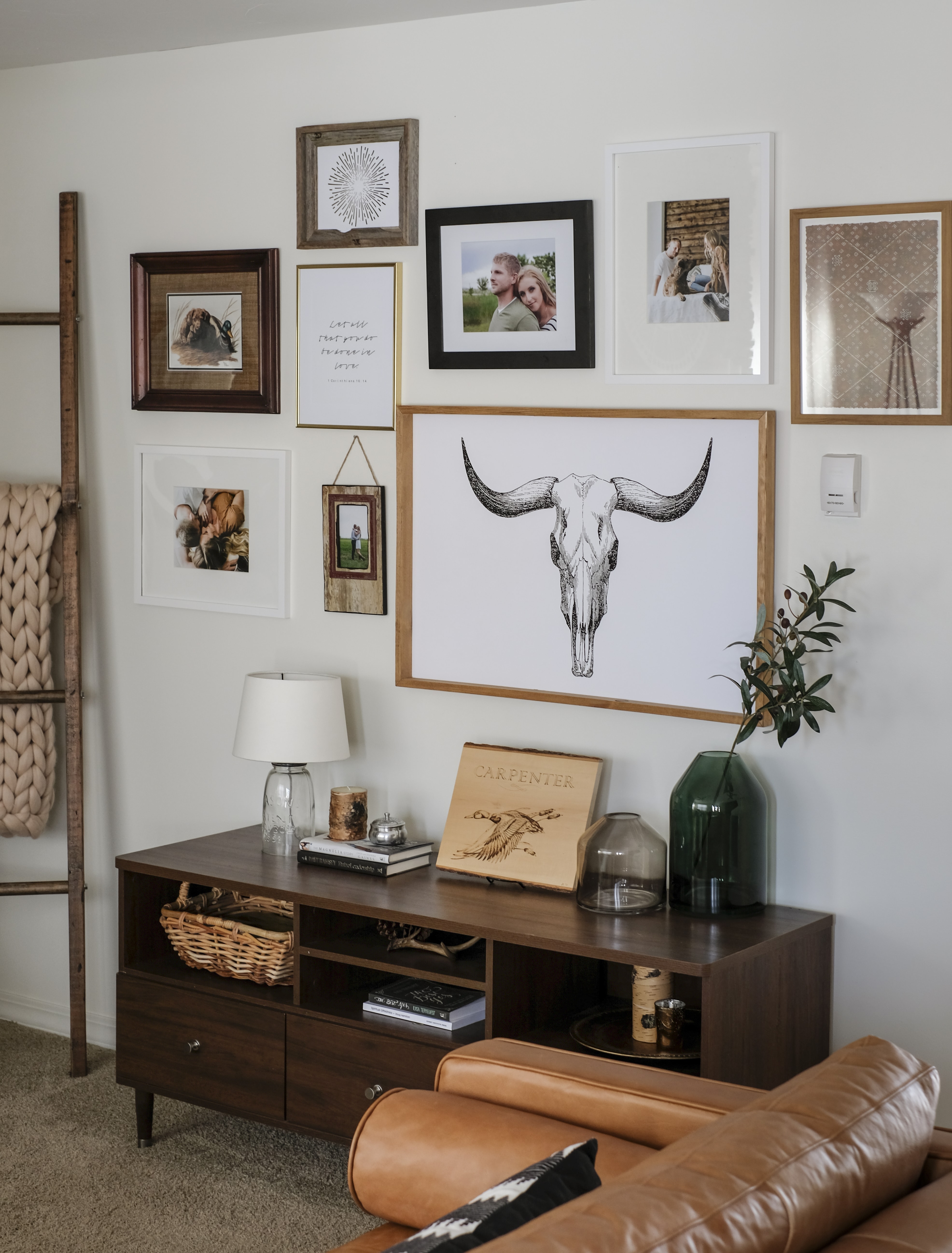 How To Layout A Gallery Wall Free Printables Joyfully Growing Blog how-to-layout-a-gallery-wall-free-printables-joyfully-growing-blog