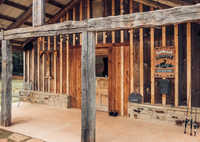 Groom Lounge Exterior at Esperanza Ranch