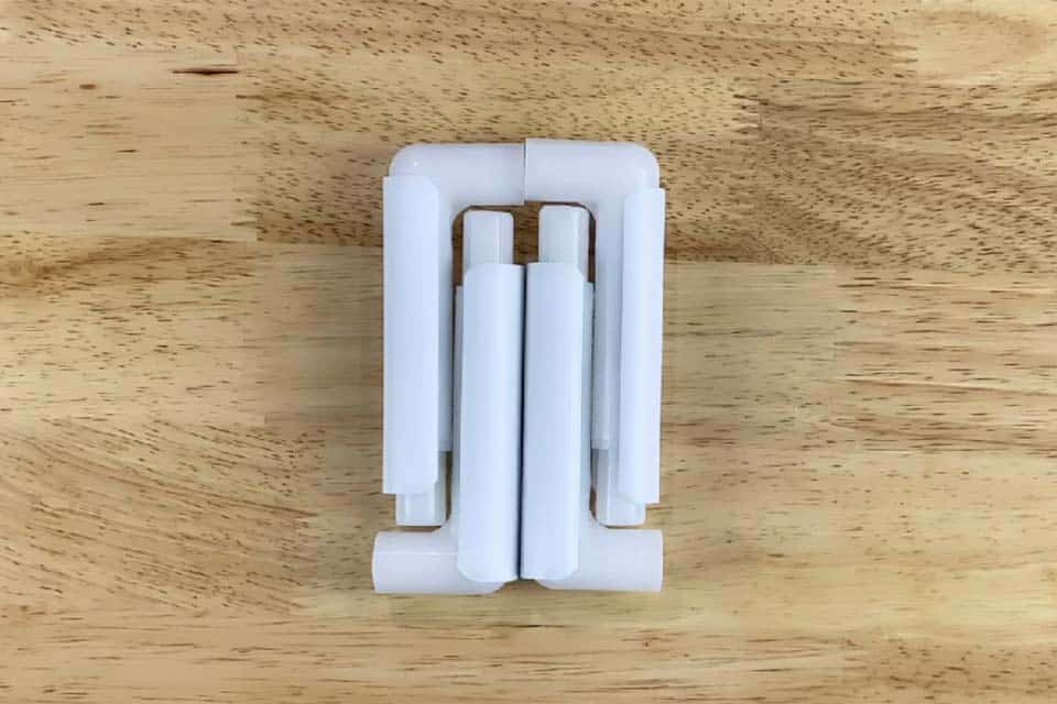Q-snap hand embroidery frame in pieces