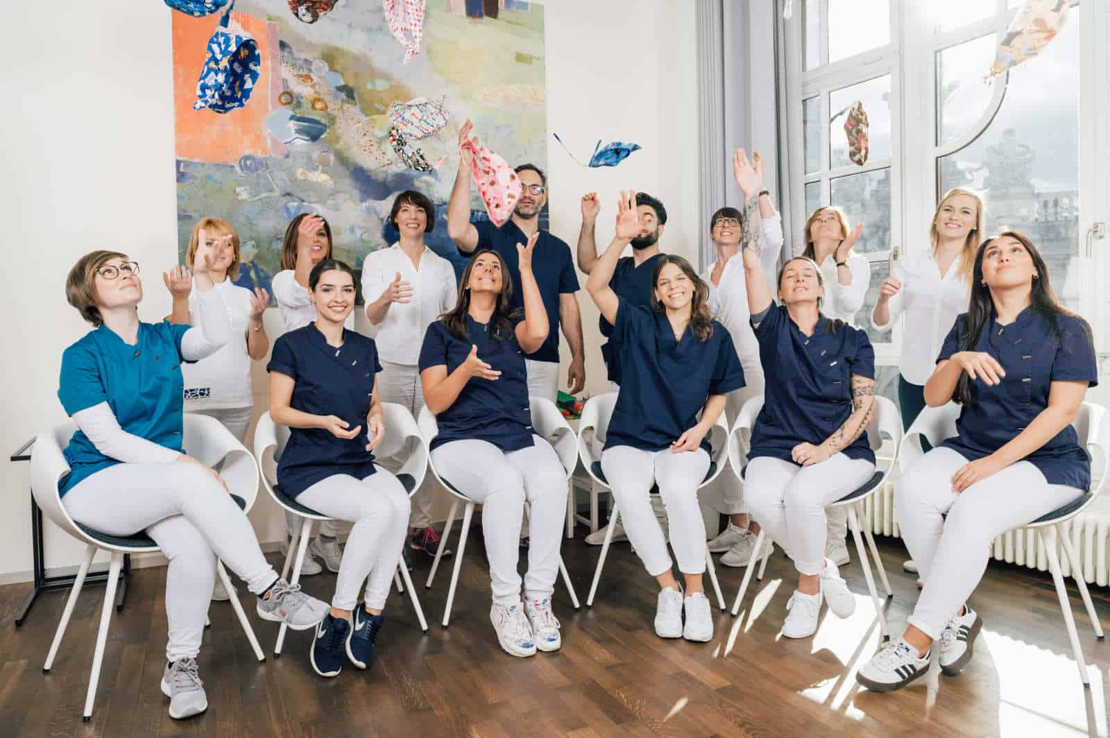 Gruppenbild Team Implantologie Gutwsche